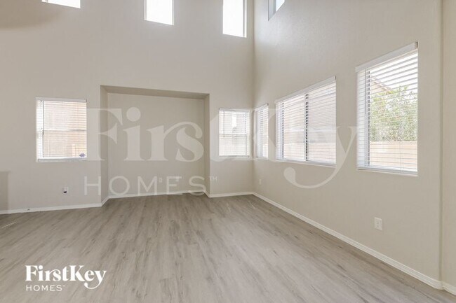 Foto del edificio - 996 Valetta Flat Ave