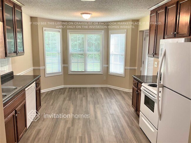 Foto del edificio - 303 Peachtree Cir