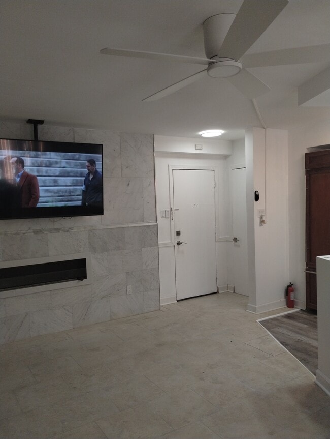 Building Photo - 7363 S South Shore Dr