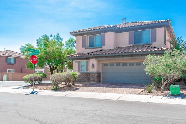 Foto del edificio - MOVE-IN READY IMMACULATE 4-BEDROOM HOME IN...
