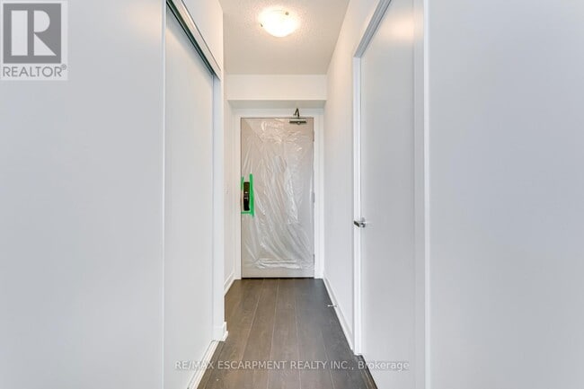 Building Photo - 3210 Dakota Cmn