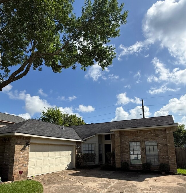 Photo - 3211 Mesquite Dr (Sugar Land, TX) House
