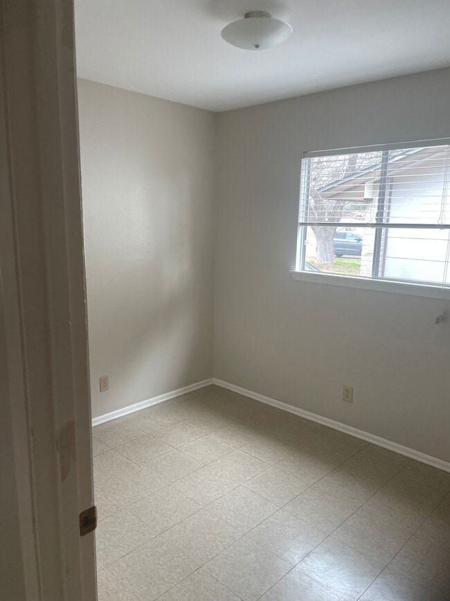 Foto del edificio - 4530 Longvale Dr