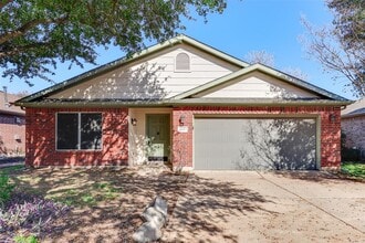 Building Photo - 1421 Nandina Dr