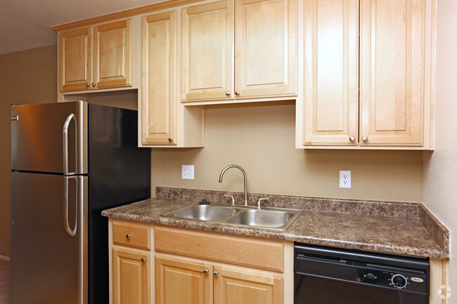 2 Bedroom - Updated Kitchen - Willow Grove Apartments