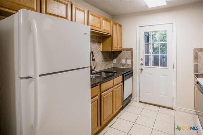 Foto del edificio - 813 Old Ranch Rd 12