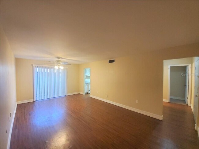 Building Photo - 7601 Paula Dr