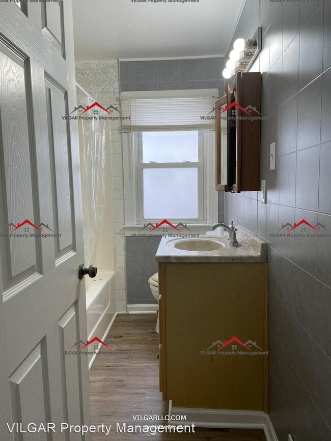 4 br, 1 bath House 437 Hanley House Rental in Gary, IN