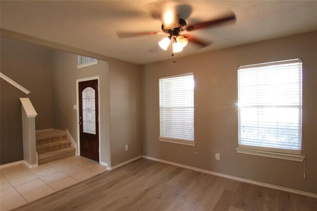 Foto del edificio - 15103 Petal Rose Ct