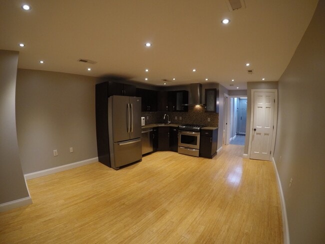 Photo - 319 S Juniper St Apartment