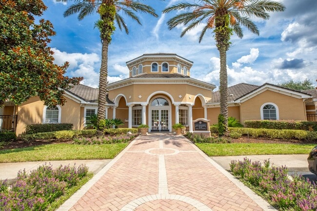 Stunning Condo with Garage - Stunning Condo with Garage