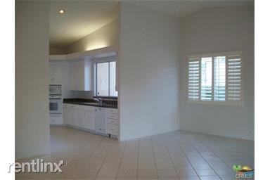Building Photo - 47120 Via Lorca