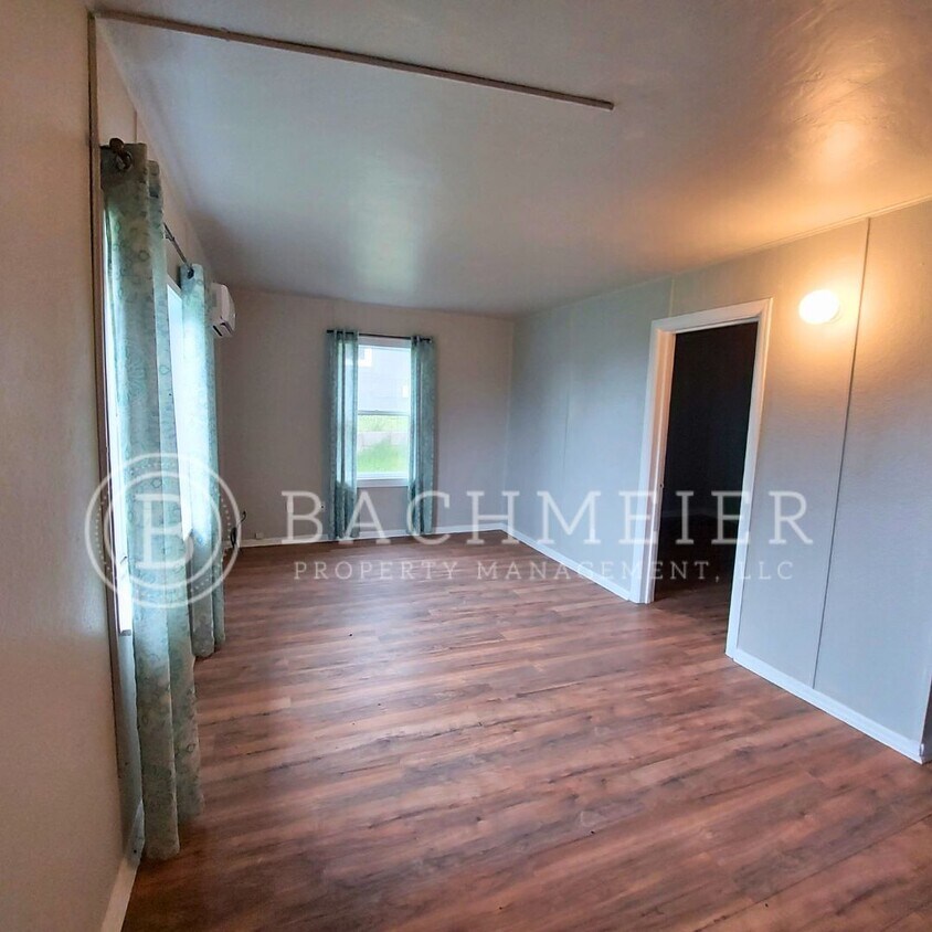 Foto principal - 456 SE Cherry St