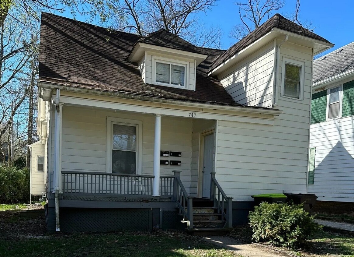 707 W California Ave, Urbana, IL 61801 707 W California Ave Urbana, IL Apartments for Rent