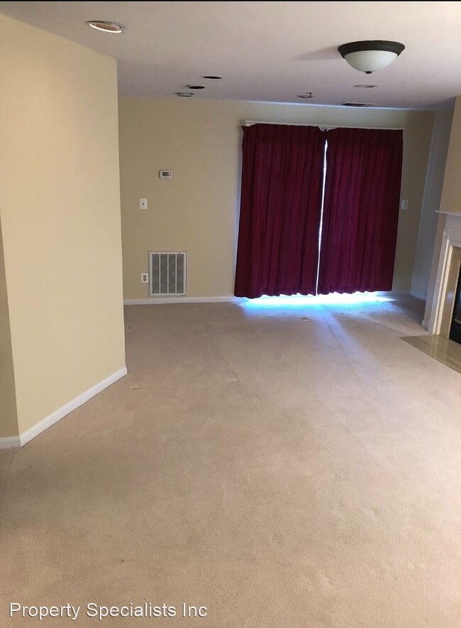 Building Photo - 2 br, 2 bath House - 1100 Quaker Hill Dr. ...