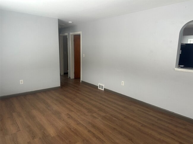 Building Photo - 1228 Hilborn Ave