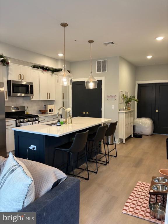 Foto del edificio - 7521 Ridge Ave