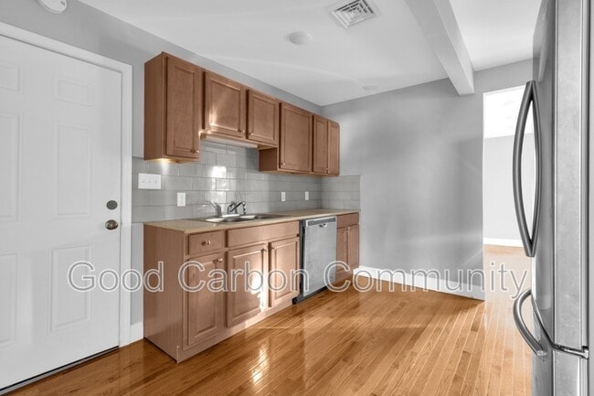 Foto del edificio - 84 Crane St