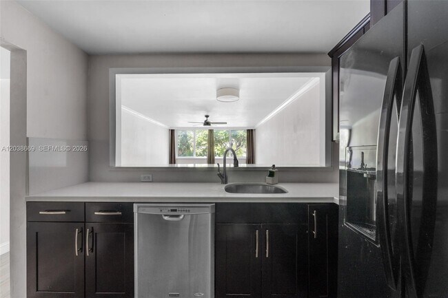 Foto del edificio - 9001 SW 77th Ave