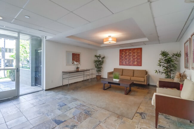 Building Photo - 4077 3rd Ave