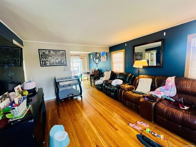 Foto del edificio - 1705 Royal Rd