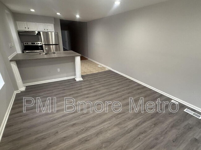 Foto del edificio - 2643 E Madison St