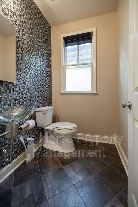 Building Photo - 118 Ruth Dr