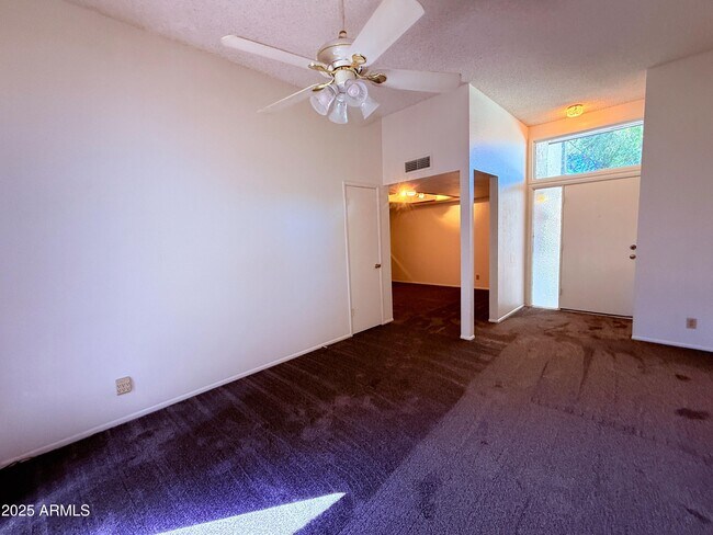 Foto del edificio - 1051 S Dobson Rd