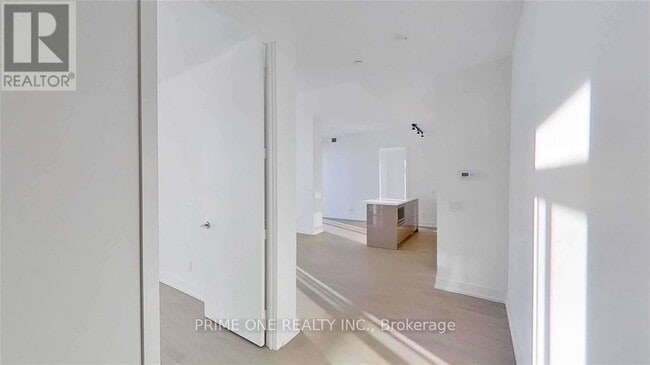 Building Photo - 7 Grenville St