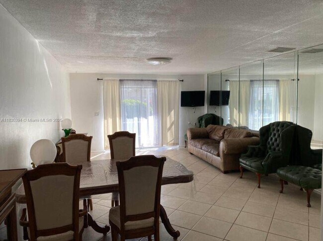 Foto del edificio - 700 Layne Blvd