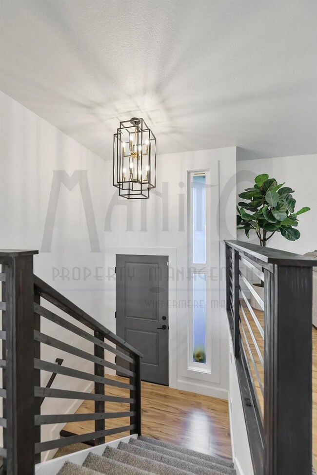 Foto del edificio - Spacious South Hill Home