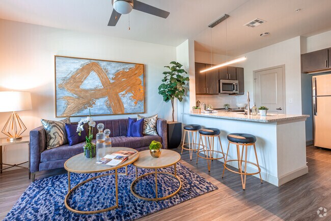 Sala de estar - The Luxe at Cedar Hill 55+ Active Adult