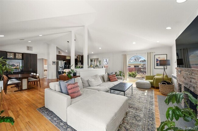 Foto del edificio - 4BD, 3BA Park Hill Home with Yard and 2-Car Garage