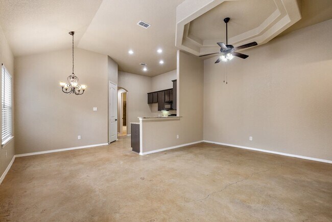 Foto del edificio - AVAILABLE NOW! 3 BEDROOM DUPLEX LOCATED IN...