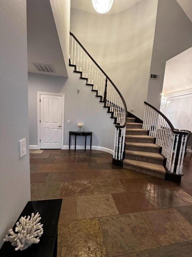 Foto del edificio - 4824 Longcove Dr