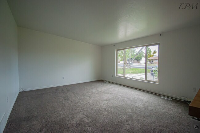 Building Photo - 4881 4015 W