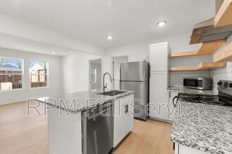 Building Photo - 2138 25th Ave N