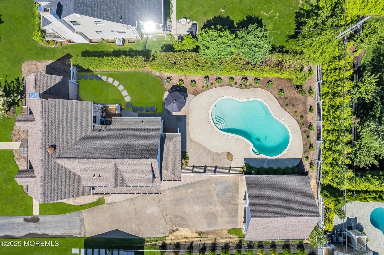 Foto principal - 409 Trenton Blvd