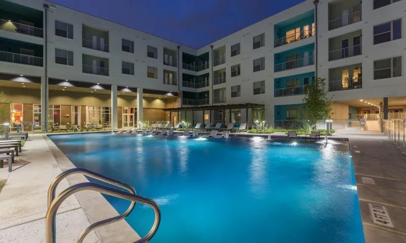 Primary Photo - Luxe 2 Bedroom Apartments with Awe-Inspiri...