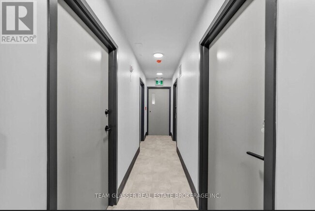 Building Photo - 400 Scenic Dr