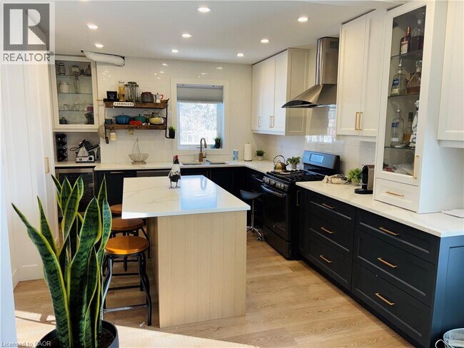 Photo du bâtiment - 31 Weir St S