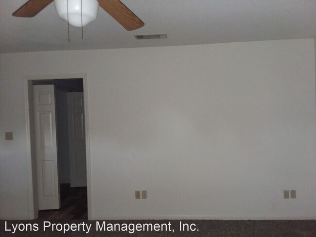 Building Photo - 2 br, 2 bath House - 2304 A PINEVIEW DR