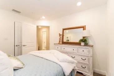 Building Photo - Overland Villas Townhomes