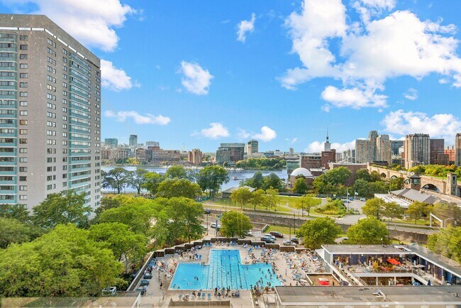 Foto del edificio - 8 Whittier Pl