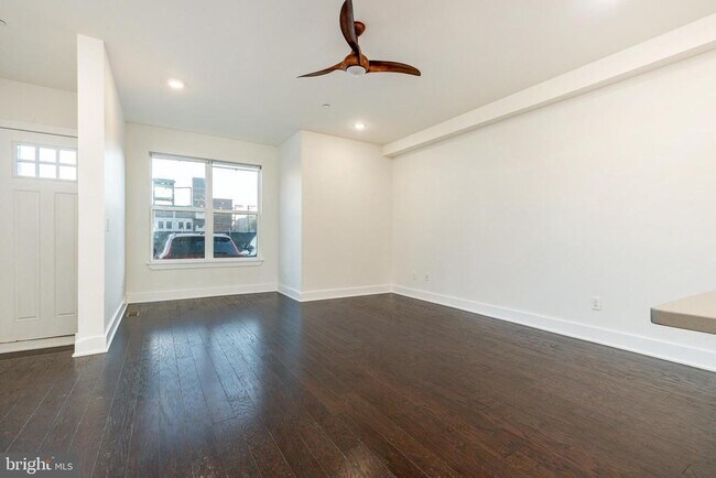 Foto del edificio - 518 W Montgomery Ave