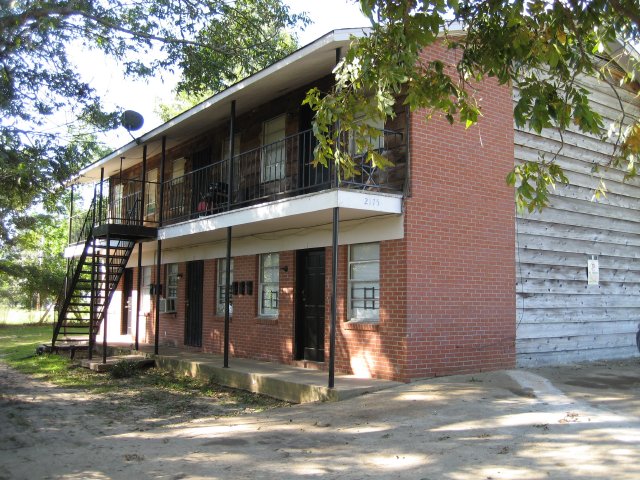 Foto principal - 2175 W Florence Ave