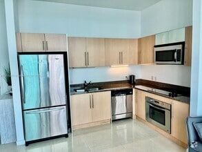 Building Photo - 300 S Biscayne Blvd