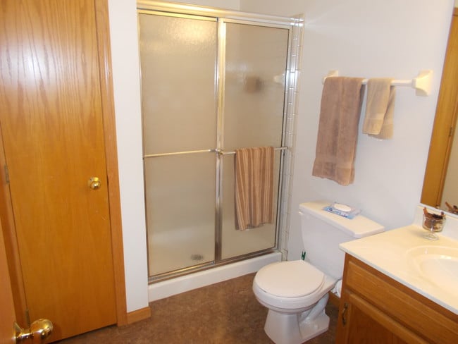 Master Bath - 2001 Sterling Ct