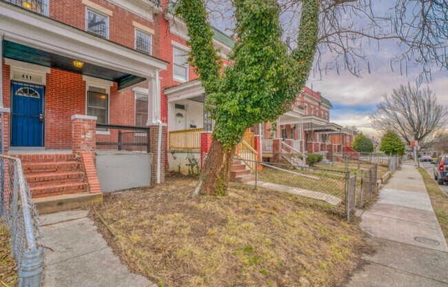 Building Photo - 411 Edgewood St