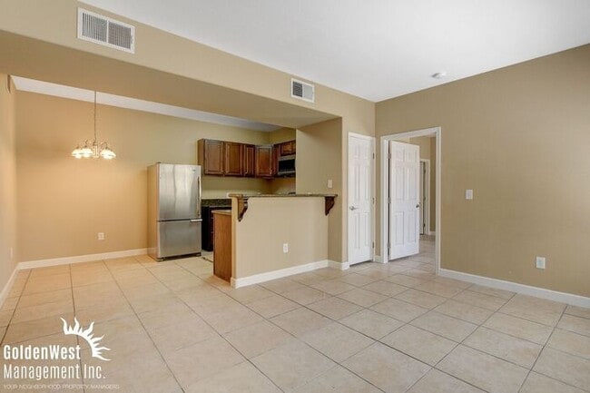 Building Photo - Stunning 2Bdm 2Ba Condo in a Lovely Gated ...